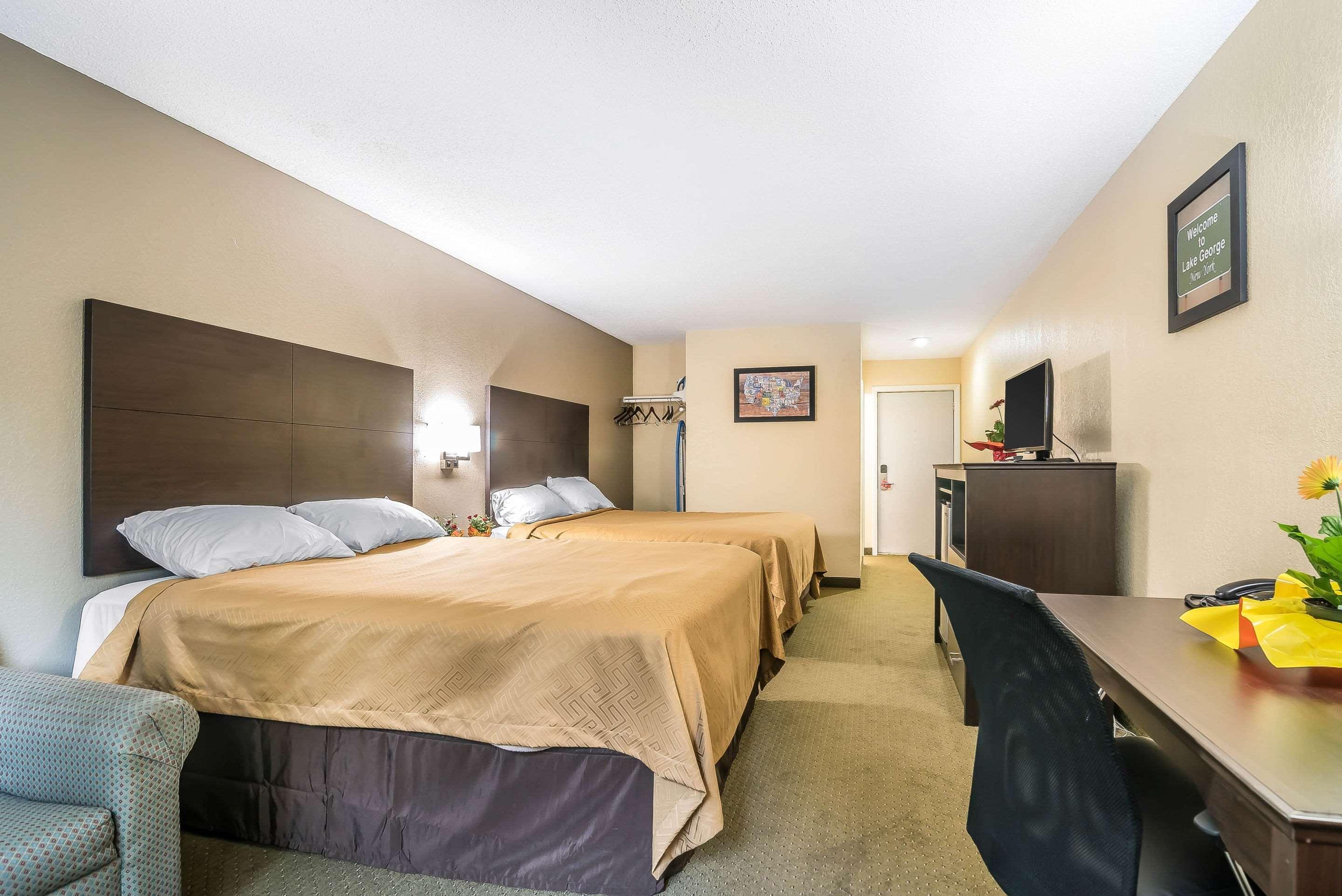 Rodeway Inn Lake George Outlets 외부 사진