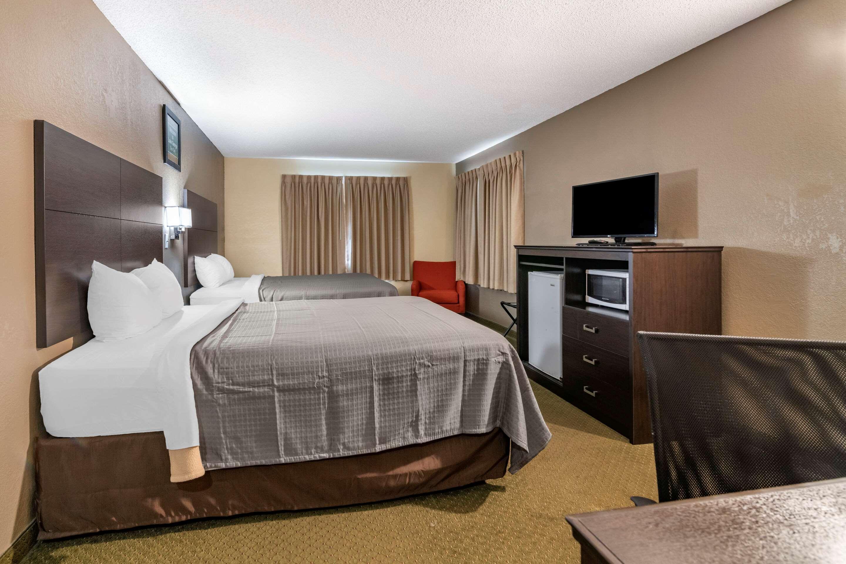 Rodeway Inn Lake George Outlets 외부 사진