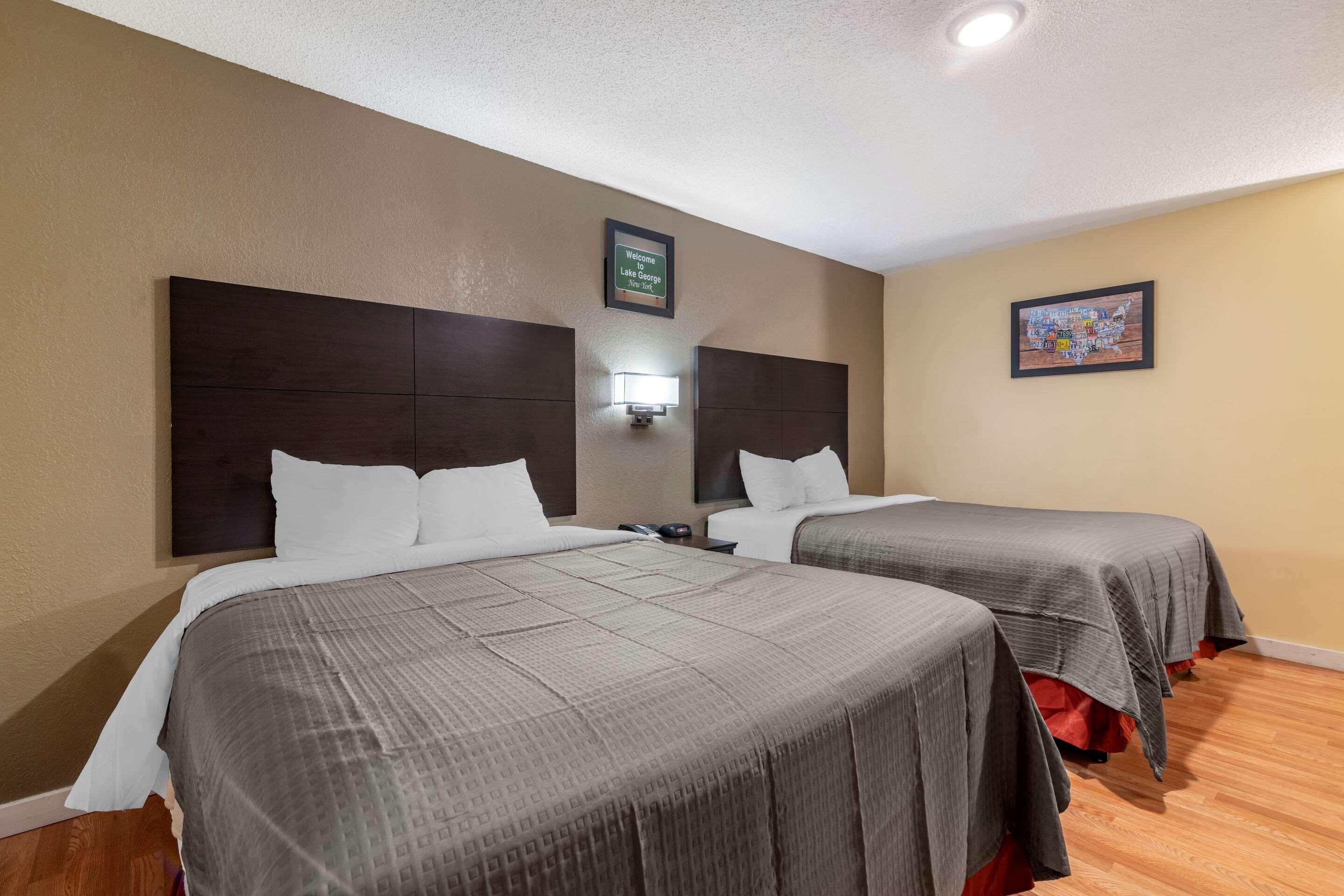 Rodeway Inn Lake George Outlets 외부 사진