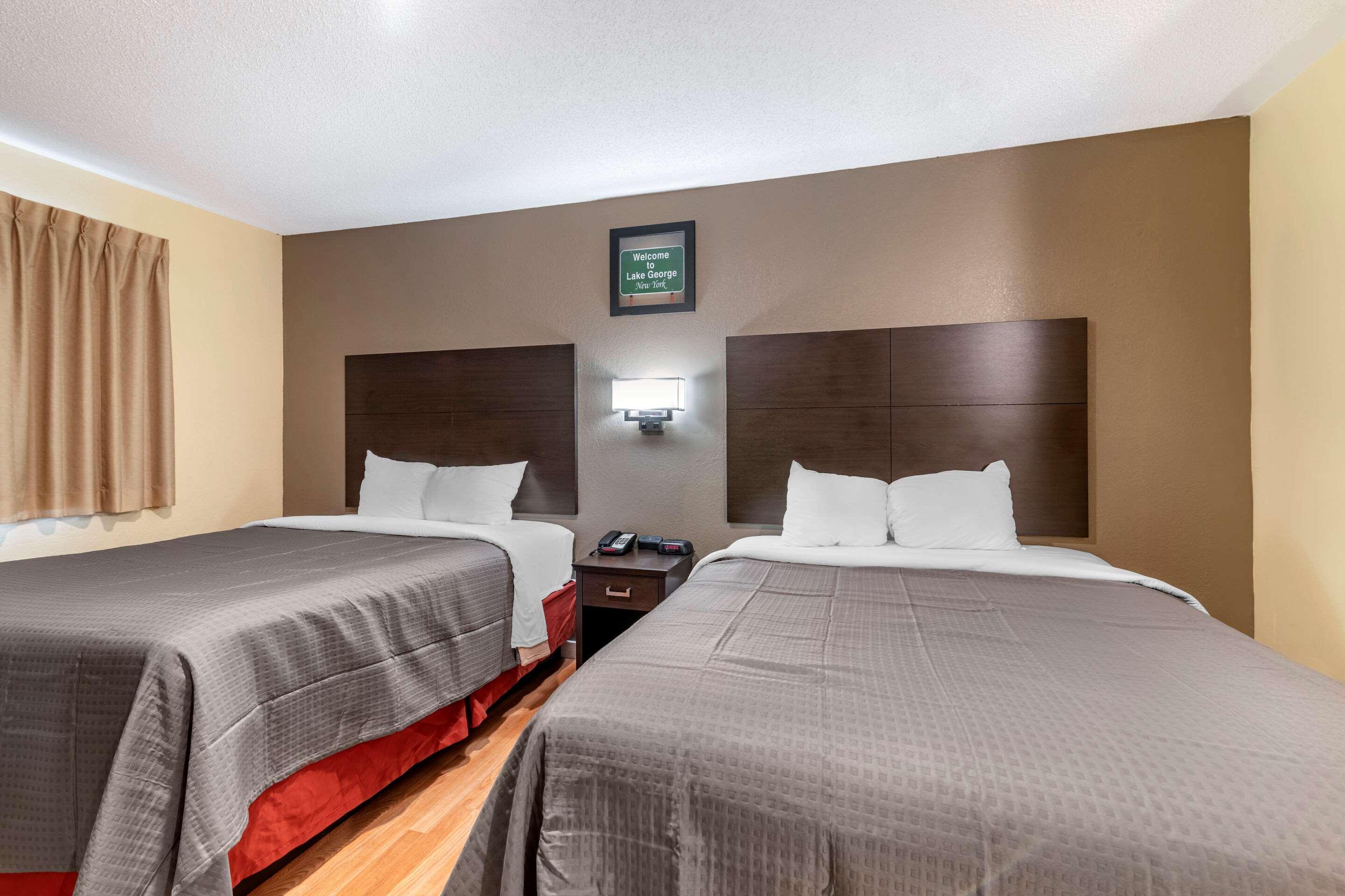 Rodeway Inn Lake George Outlets 외부 사진