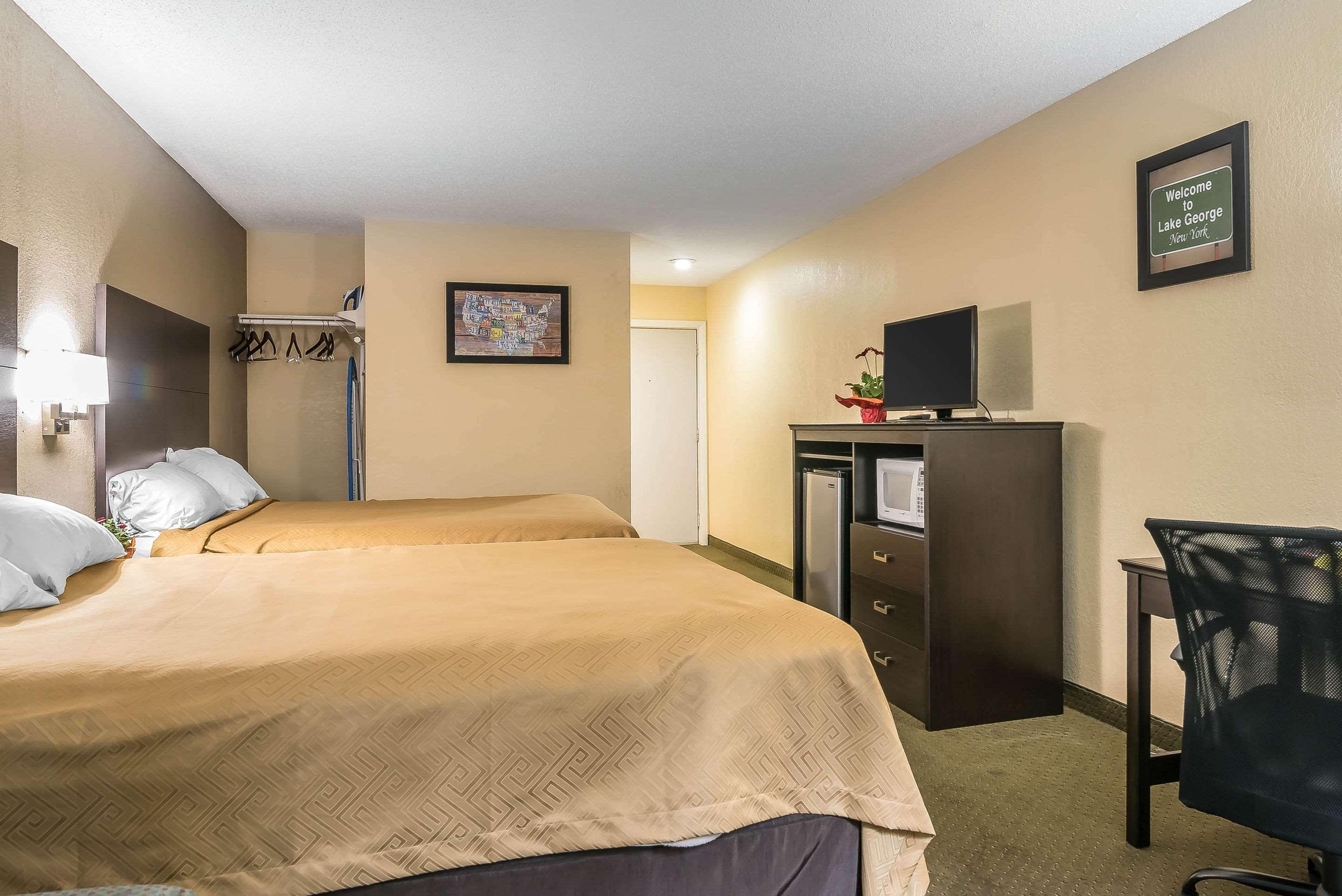 Rodeway Inn Lake George Outlets 외부 사진
