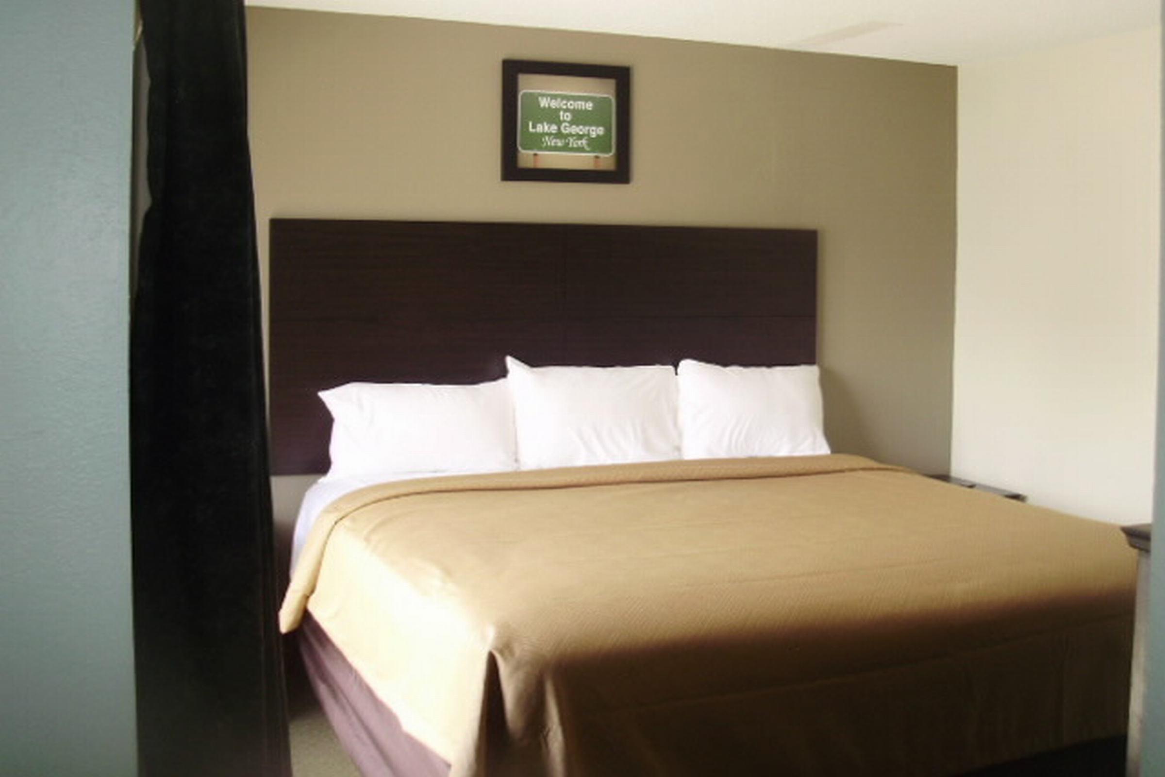 Rodeway Inn Lake George Outlets 외부 사진