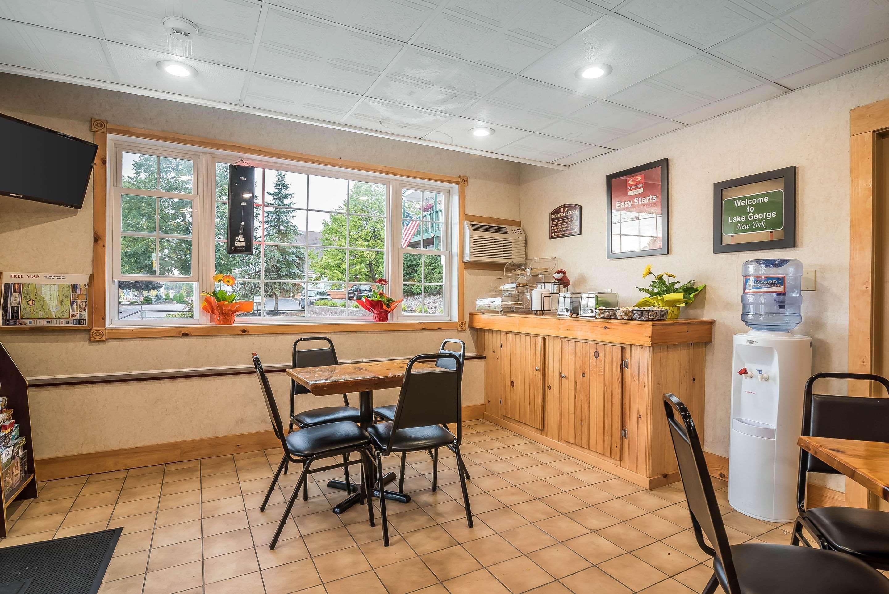 Rodeway Inn Lake George Outlets 외부 사진