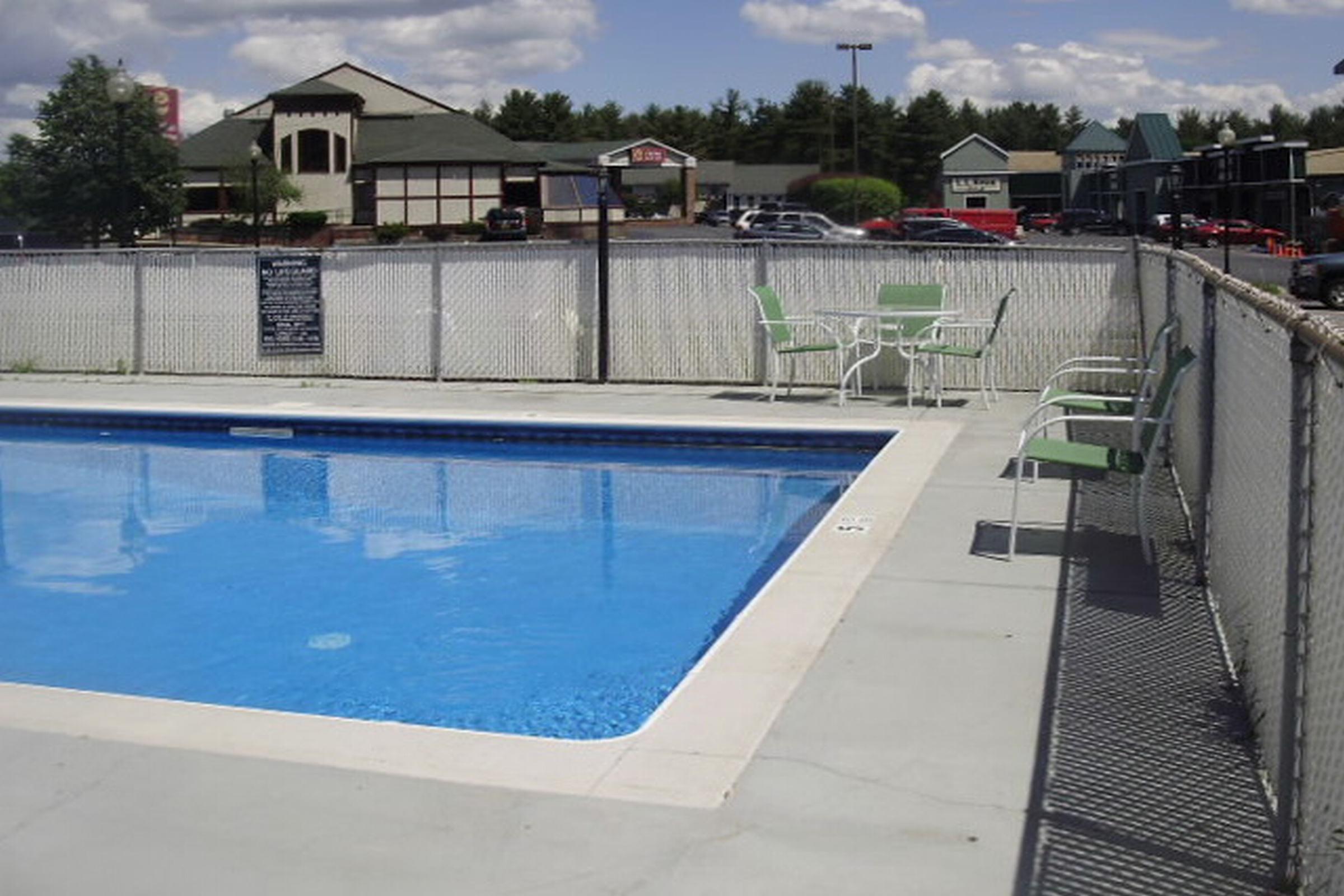 Rodeway Inn Lake George Outlets 외부 사진