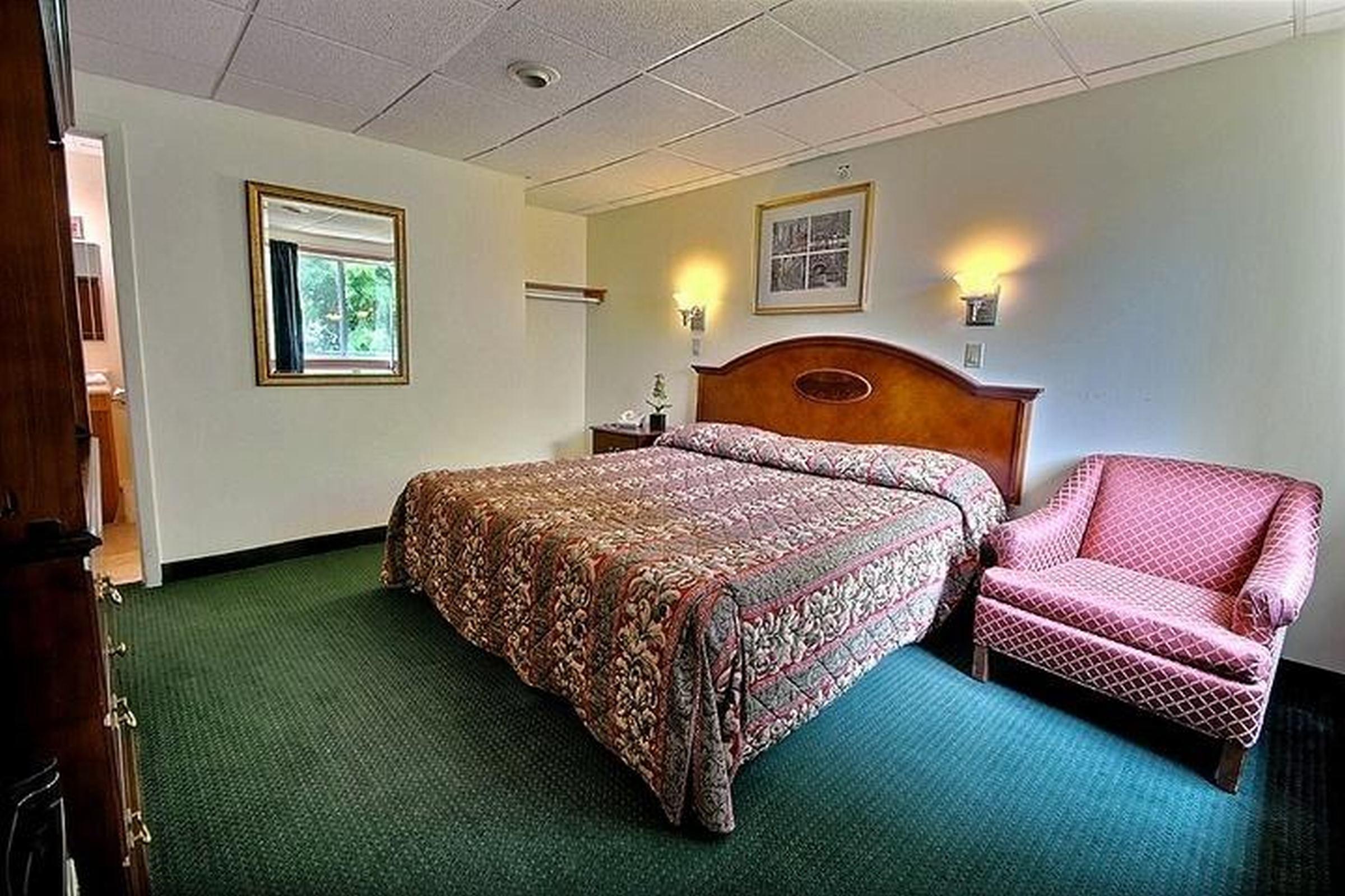 Rodeway Inn Lake George Outlets 외부 사진