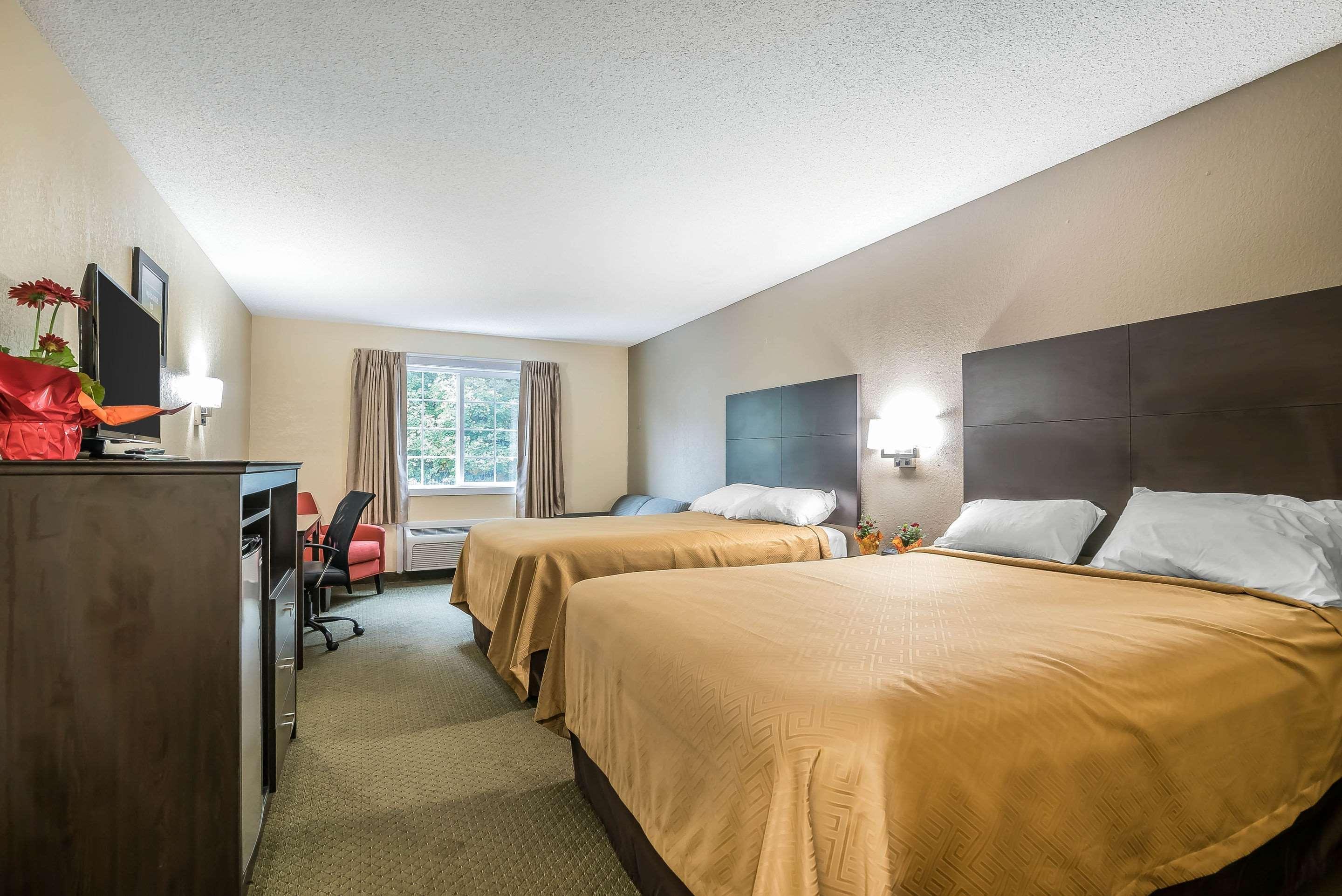 Rodeway Inn Lake George Outlets 외부 사진