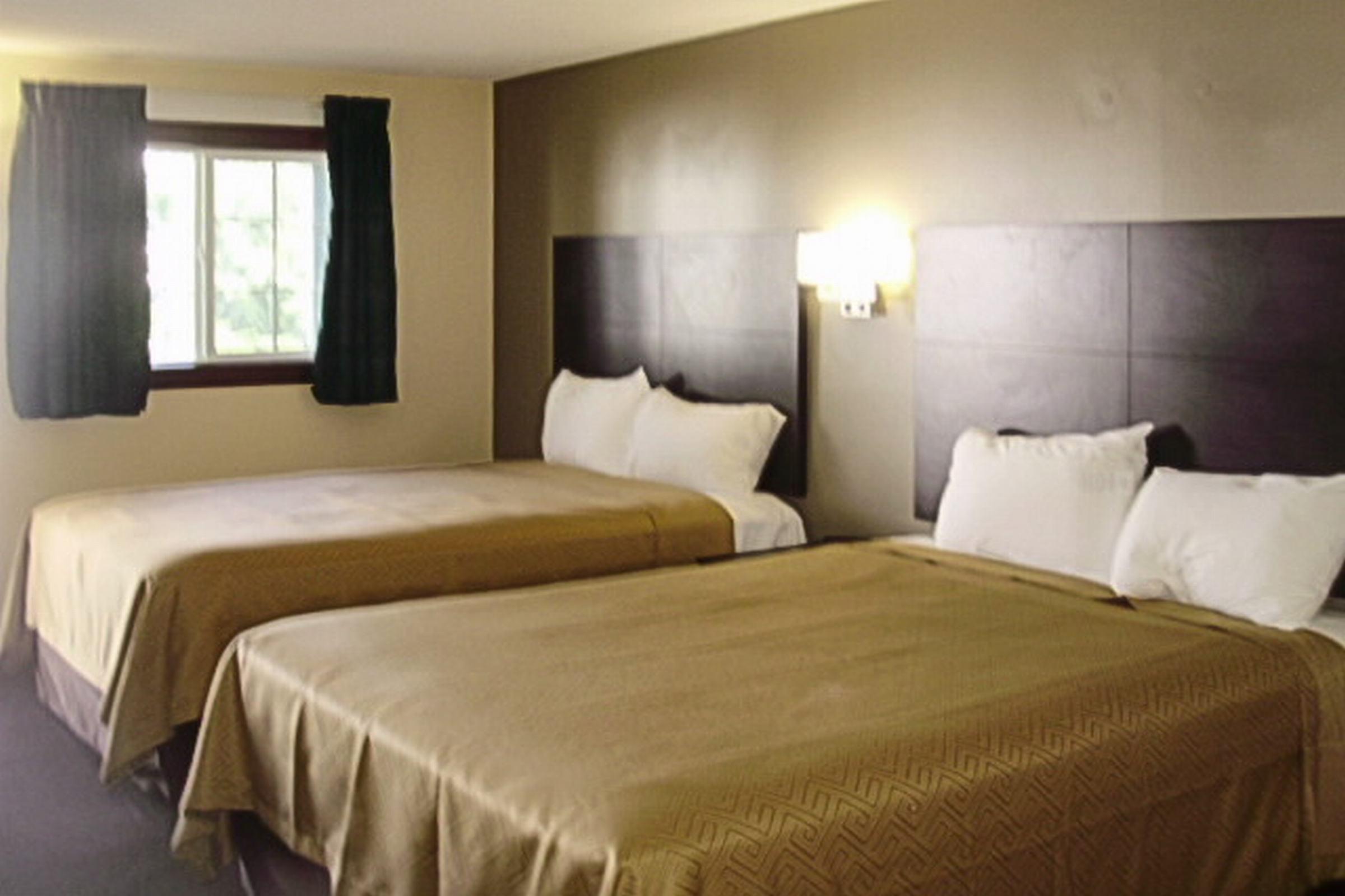 Rodeway Inn Lake George Outlets 외부 사진